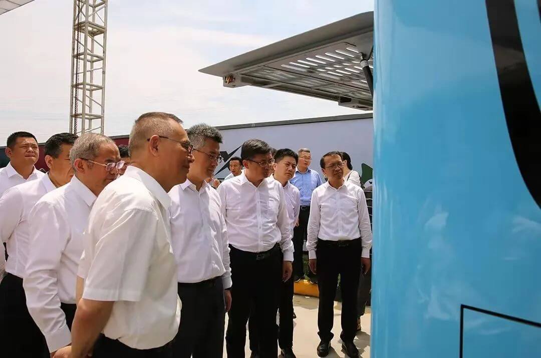 南京首條氫能客車(chē)示范線開(kāi)啟氫藍(lán)時(shí)代