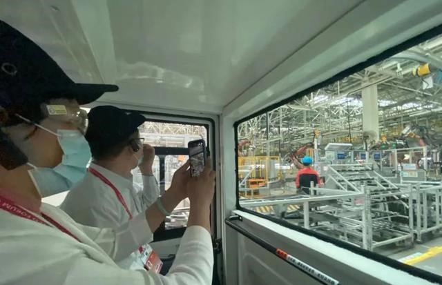 良好的生態(tài)為綠色發(fā)展鋪平道路！貴陽生態(tài)文明建設引來嘉賓點贊.jpeg