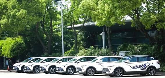 12噸氫燃料汽車即將運(yùn)營，東風(fēng)科技跨越式發(fā)展結(jié)出碩果.jpg