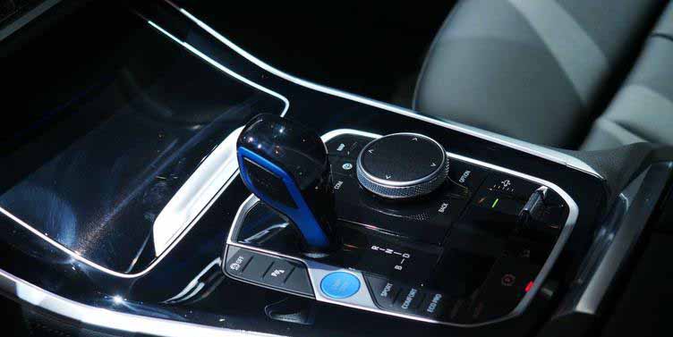 與豐田共同研發(fā)，寶馬首款氫燃料電池SUV iX5 Hydrogen亮相.jpg