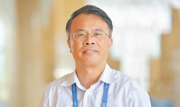余卓平：發(fā)展氫能是大勢所趨，改變的不僅僅是出行.jpg