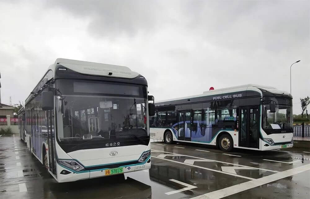 上海氫能公交即日起在臨港運(yùn)營(yíng)，可使用數(shù)字人民幣乘車.jpg