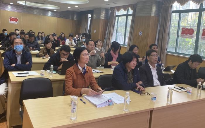 上海神力、億氫科技有限公司專家應(yīng)邀到華東理工大學(xué)化工學(xué)院作學(xué)術(shù)報(bào)告.jpg