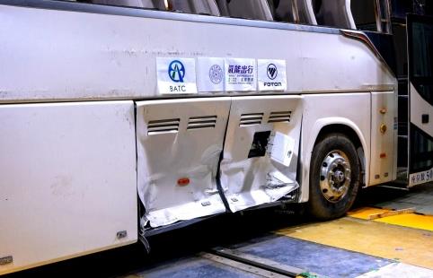 歐輝氫燃料客車通過國內(nèi)首次碰撞試驗，“護奧”實力贏得了央視的贊許！.jpg