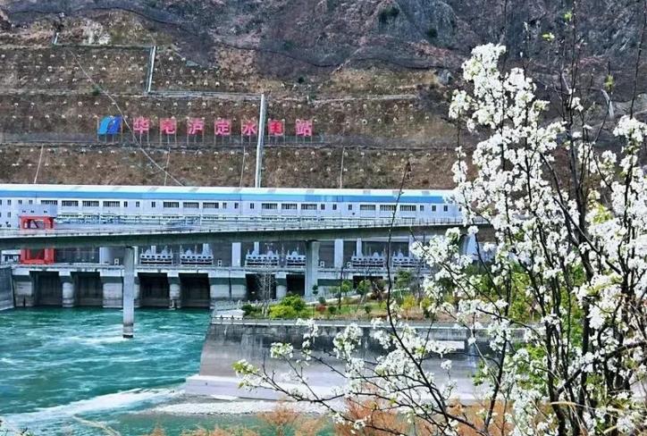 中國(guó)華電第一瓶“綠氫”誕生了！.jpg