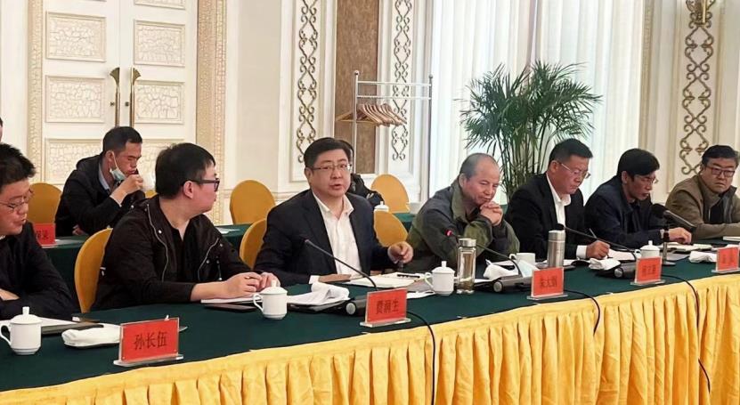 共同發(fā)展氫能規(guī)劃和三年的氫能合作！貴州氫能效率與烏魯木齊甘泉堡經(jīng)開區(qū)簽署氫能產(chǎn)業(yè)合作協(xié)議.jpg