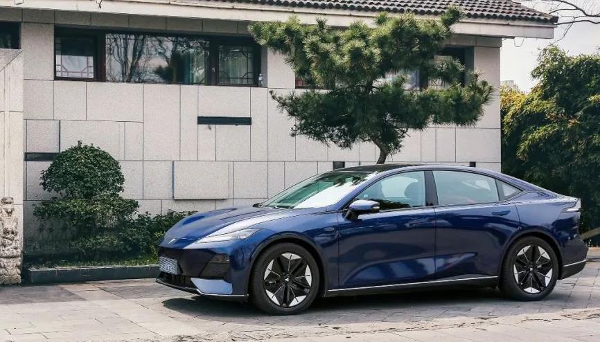 深藍(lán)汽車榮獲2022年企業(yè)標(biāo)準(zhǔn)“領(lǐng)跑者”證書！.jpg