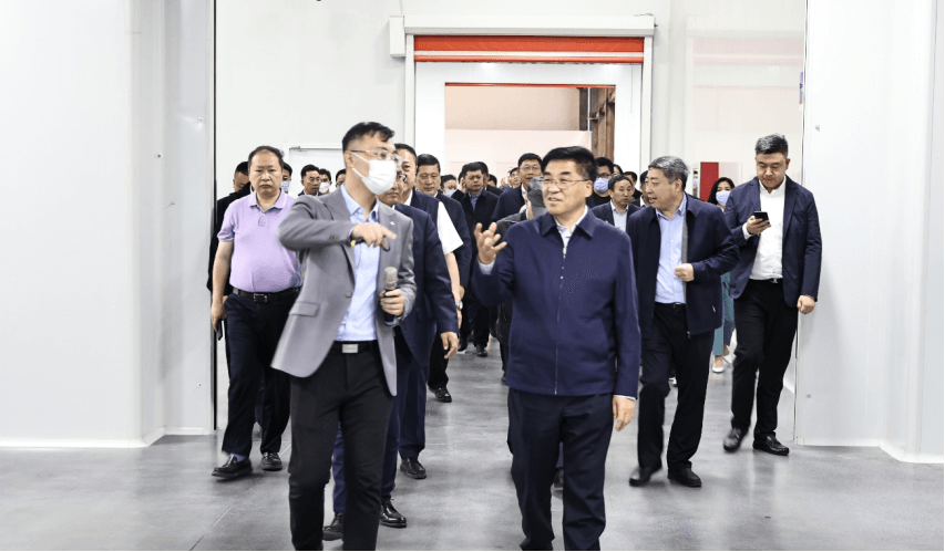 長春市人大常委會(huì)黨組書記、主任王忠厚調(diào)研國氫科技長春綠動(dòng).png